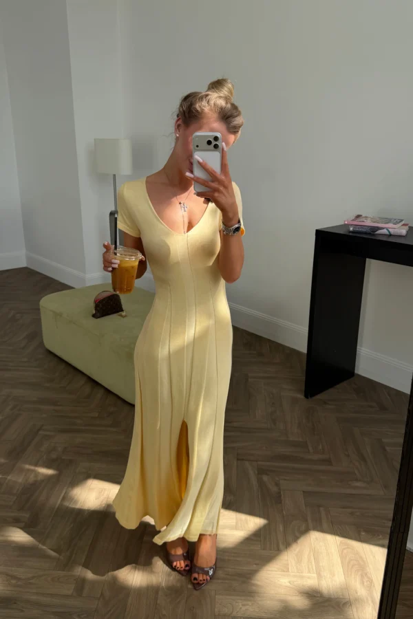 yellow dress